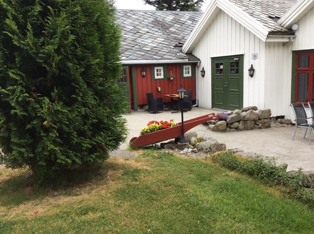 Hoiland Gard Gardshotellet Hjelmeland Bagian luar foto